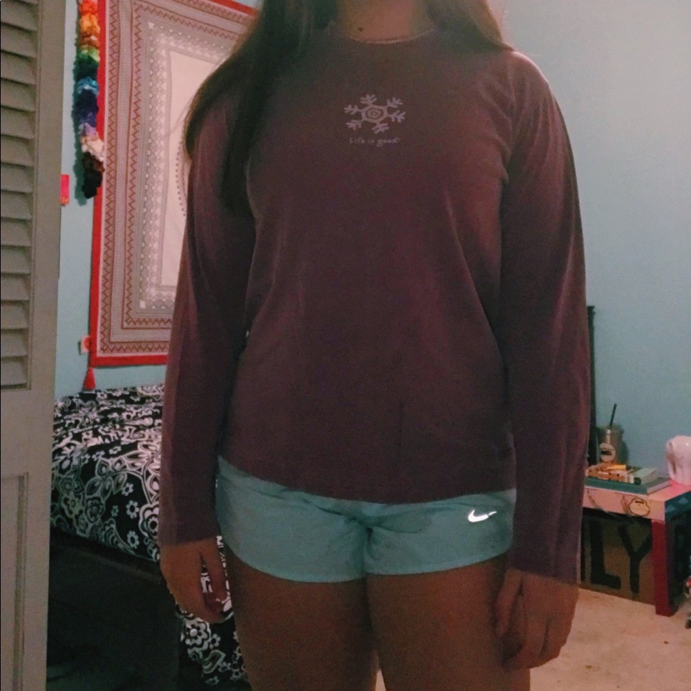 life is good snowflake long sleeve❄️